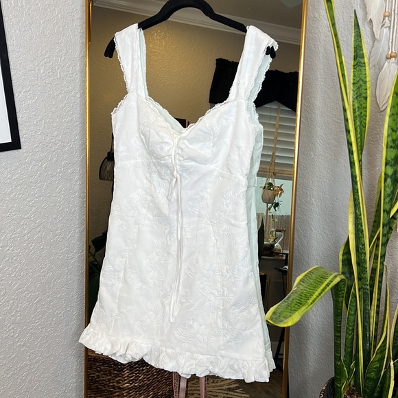HOUSE OF CB 'Odessa' White Embroidered Mini Dress NWOT - Picture 9 of 12